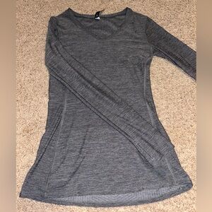 Under Armour Heathered Gray Long Sleeve Top